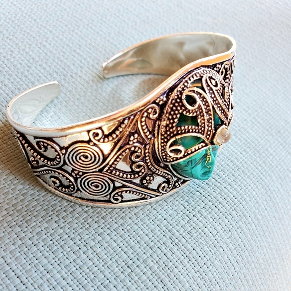 New Carved Goddess Face Rainbow Moonstone 925 Silver Bracelet. - Picture 2 of 9